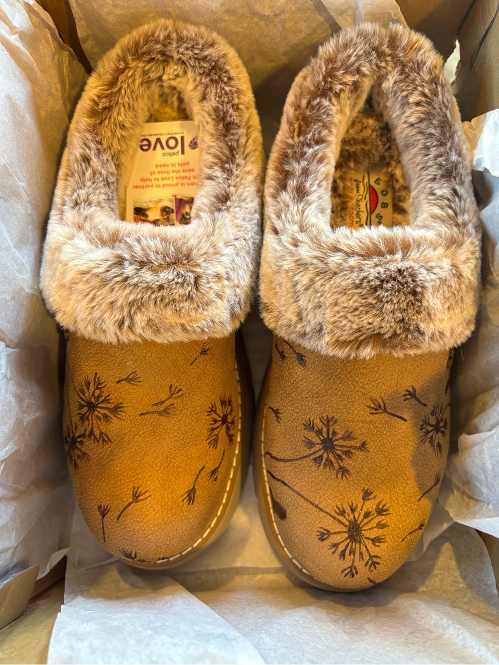 Size 7 Cozy Faux Fur Lined Hand-Burnt Dandelion Print Slippers